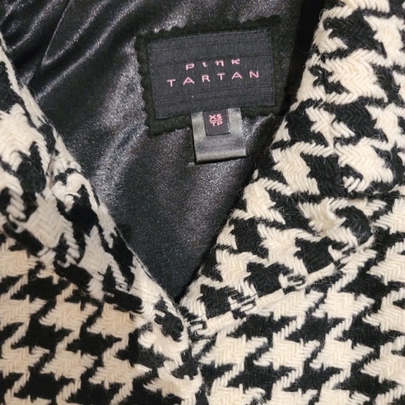 PINK TARTAN | Houndstooth Capes Sz XS - Picture 3 of 3